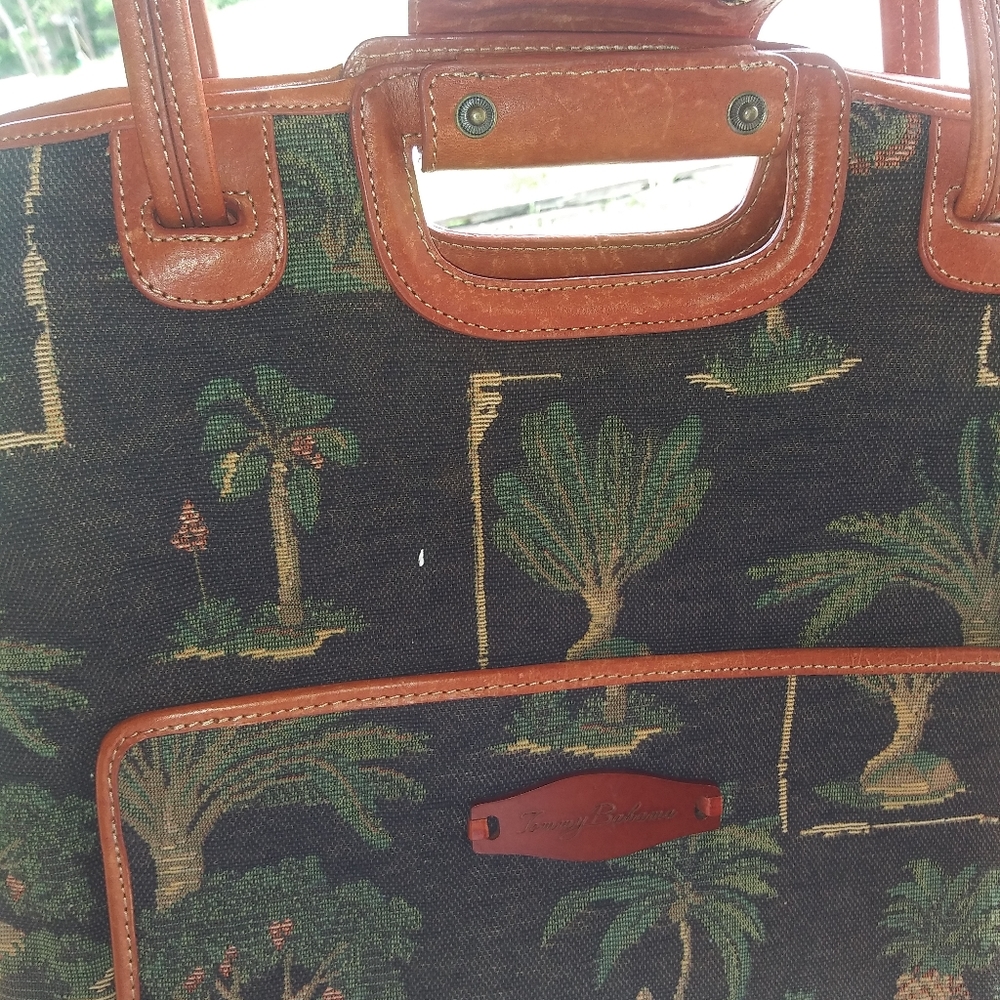Tommy Bahama Shoulder Bag WPocket